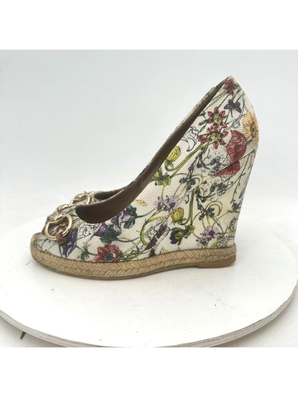 Gucci Women Size EU 38.5 US 8.5 White Flora Horsebit Wedge Peep Toe Shoes